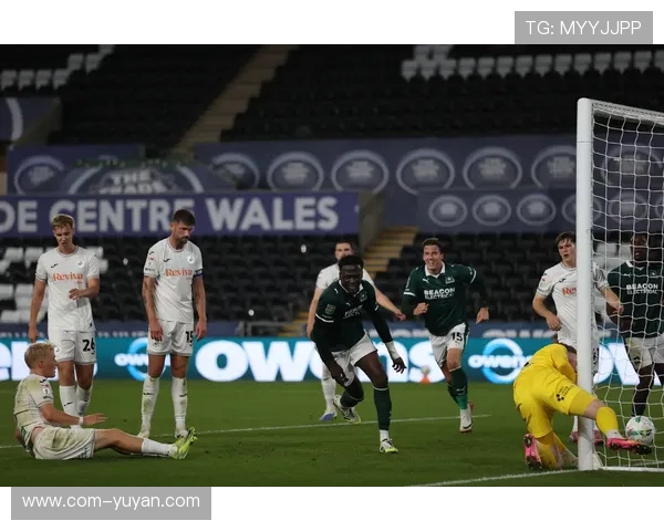 拜仁慕尼黑坐镇主场迎战皇家马德里 传统豪门客场求胜欲望强烈 拜仁慕尼黑坐镇主场迎战皇家马德里 传统豪门客场求胜欲望强烈